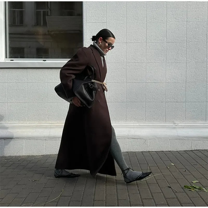 Venetia | Lång Kappa Dam – Tidlös Design och Lyxigt Material 6