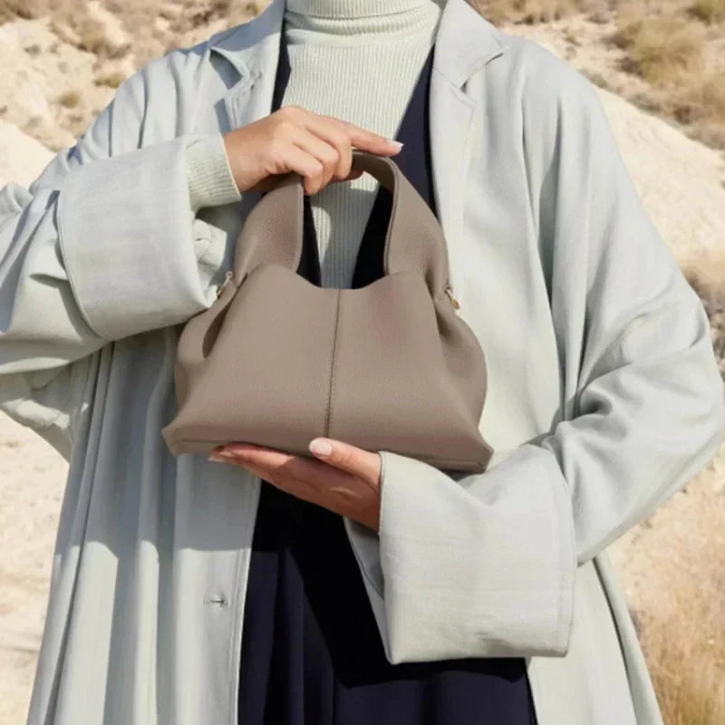 Ria | Stor Svart Handväska Dam – Handgjort Veganskt Läder för Stil och Funktion 9