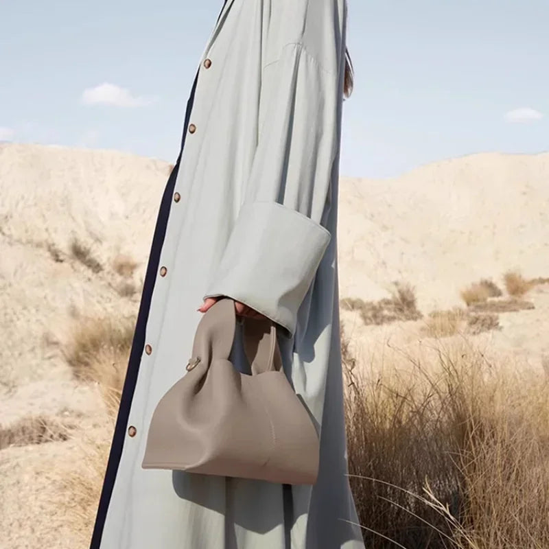 Ria | Stor Svart Handväska Dam – Handgjort Veganskt Läder för Stil och Funktion 8