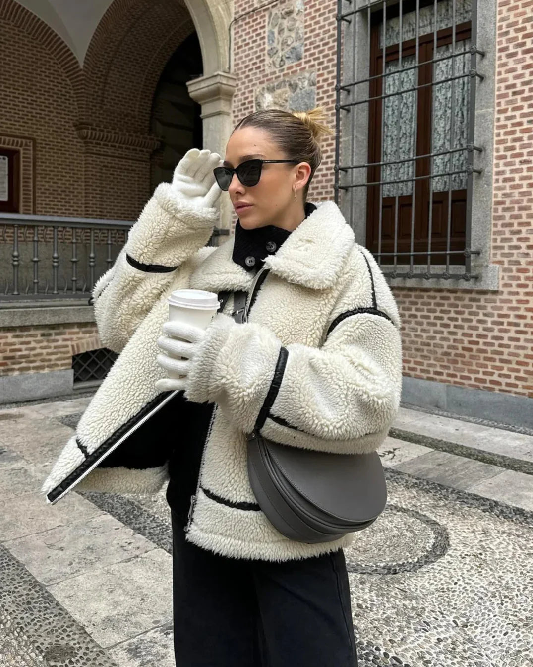 Taryn | Trendig Vinterjacka Dam – Mjuk Teddy för Värme och Stil 3
