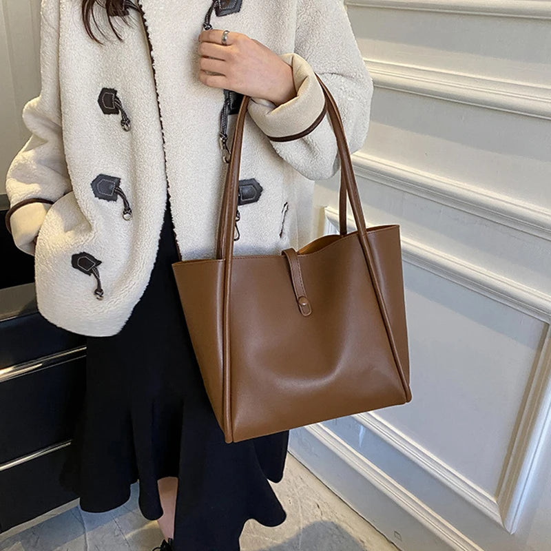 Esmee | Rymlig Läderväska – Vegansk För Stiliga Tillfällen 7