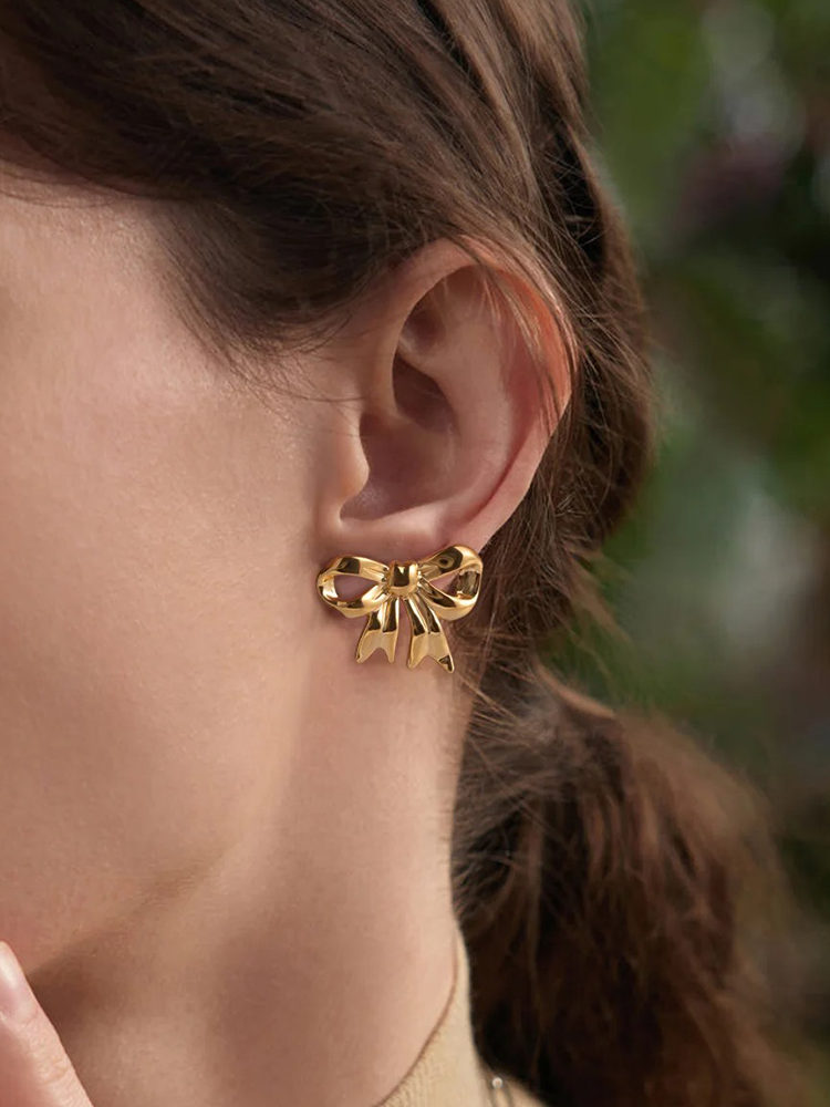 Yulia | Eleganta Guldörhängen – Lekfull Elegans 2