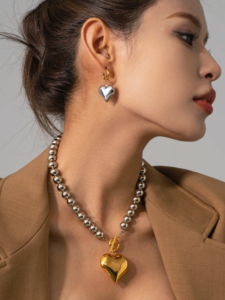 Yelissa | Chunky Heart Halsband i Guld och Silver – För En Iögonfallande Look 3