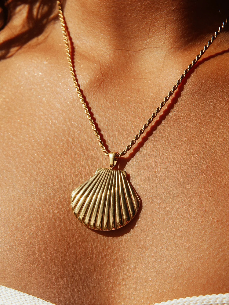 Yazaria | Elegant Guldhalsband – Skalhänge För Strandinspirerade Outfits 1