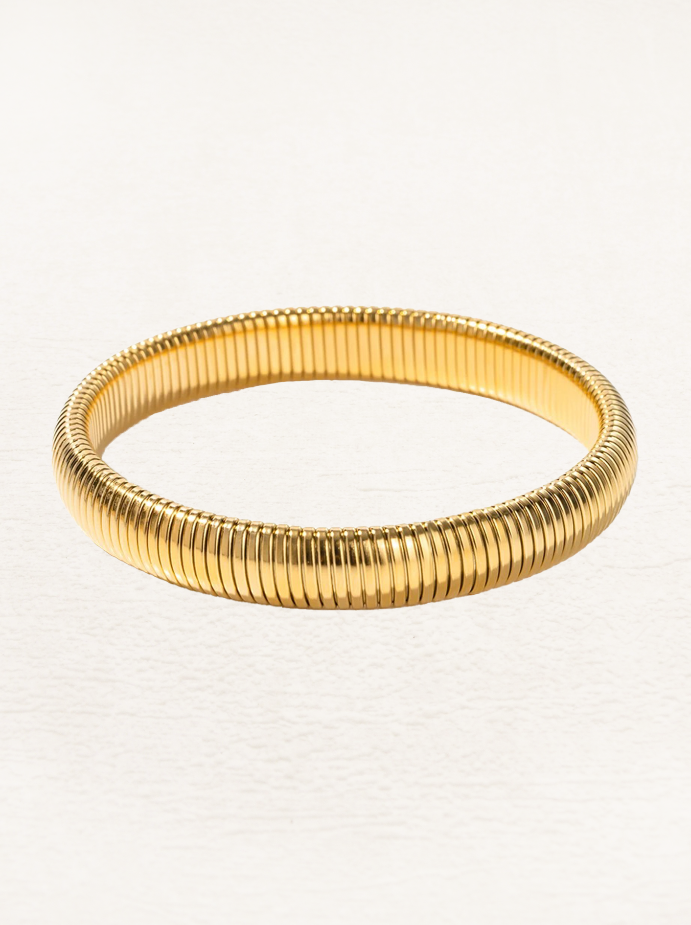 Yazmin | Chic Guldarmband Dam – Flexibelt Ormmönster för Eleganta Tillfällen 5