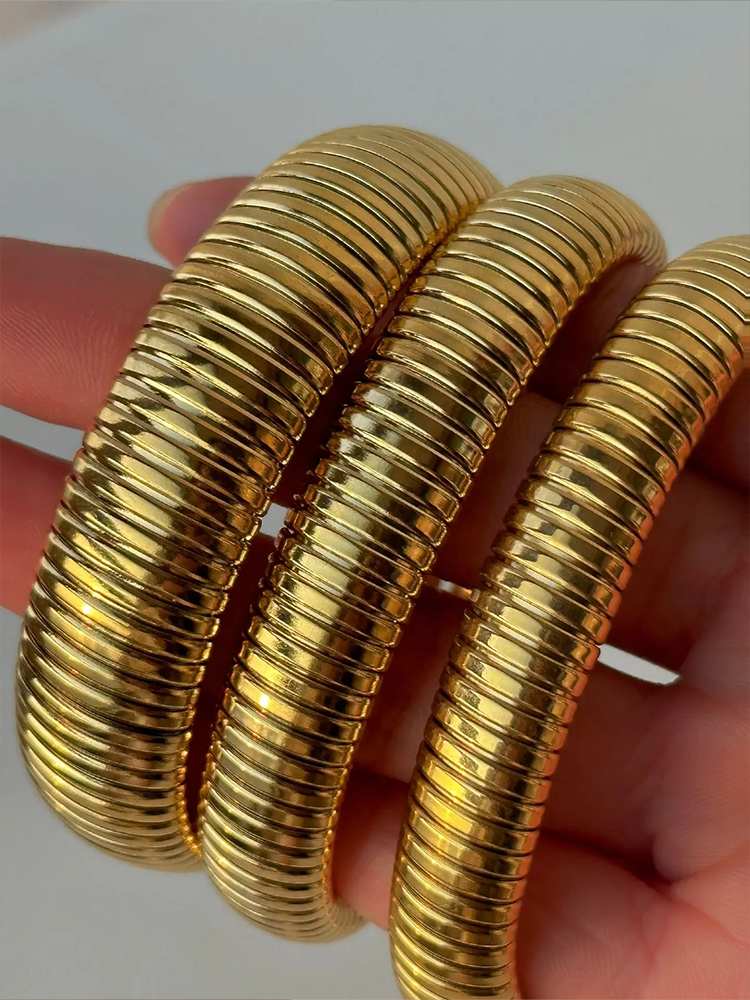 Yazmin | Chic Guldarmband Dam – Flexibelt Ormmönster för Eleganta Tillfällen 2