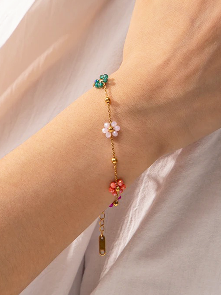Ysolina | Färgglada Blommor Guld Armband – Lekfull Stil 1