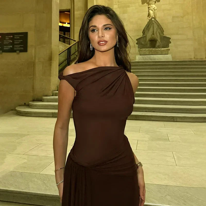 Marcella | Elegant En Axelklänning – Asymmetrisk Design För Mångsidiga Tillfällen 4