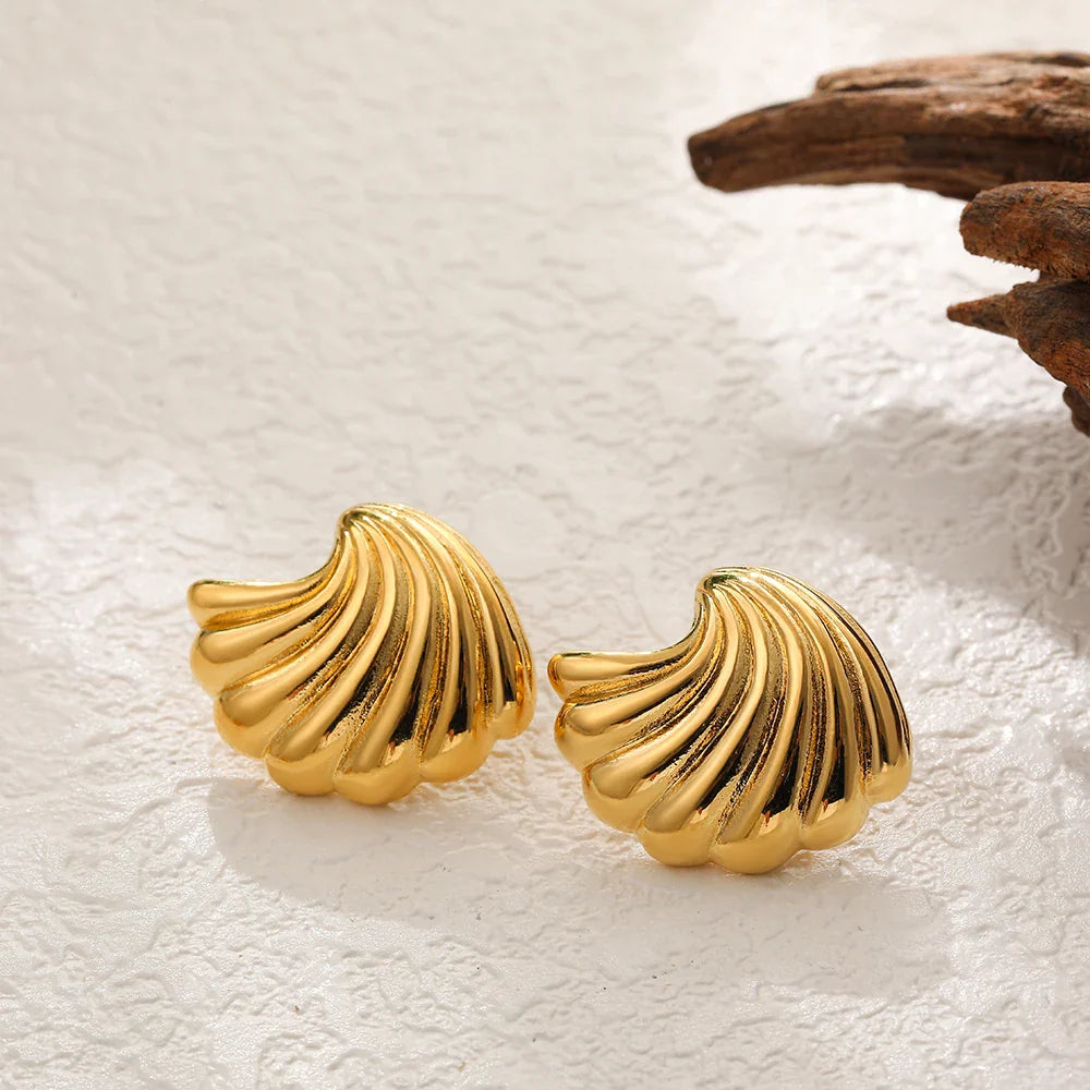 Blyana | Unika Snigel Conch Örhängen – För En Lekfull Look 11