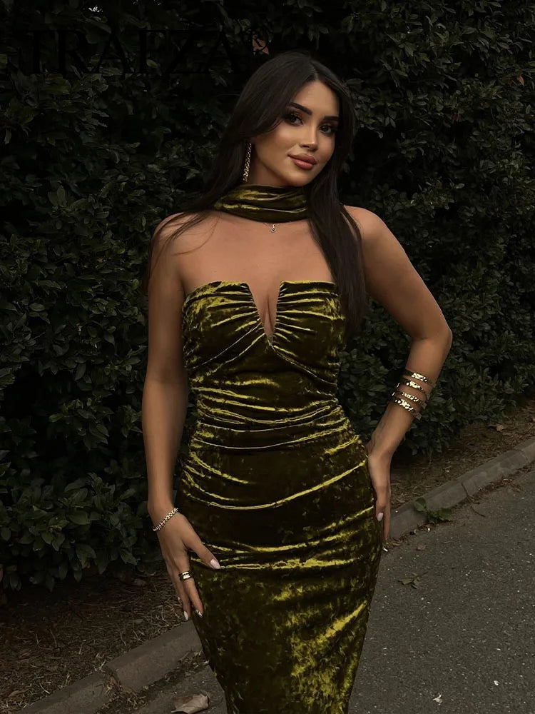 Stina | Elegant Svart Midiklänning Dam – Mjuk Sammet För Eleganta Tillfällen 3