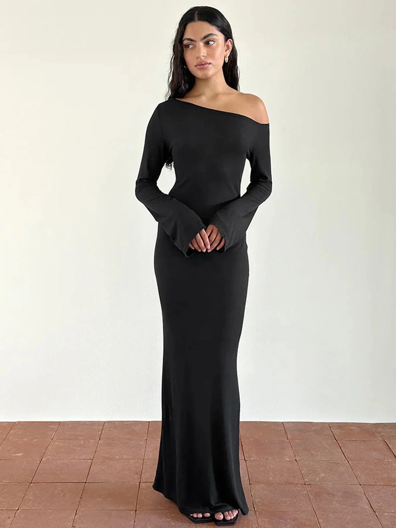 Viridis | Elegant Klänning Dam – Snedskuren Halsringning för Fest och Vardag 3