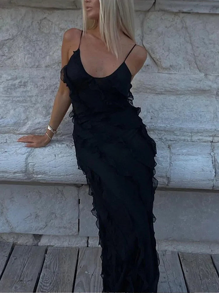 Zaira | Retro Röd Klänning för Kvinnor – Volangkant och Smickrande Passform 3