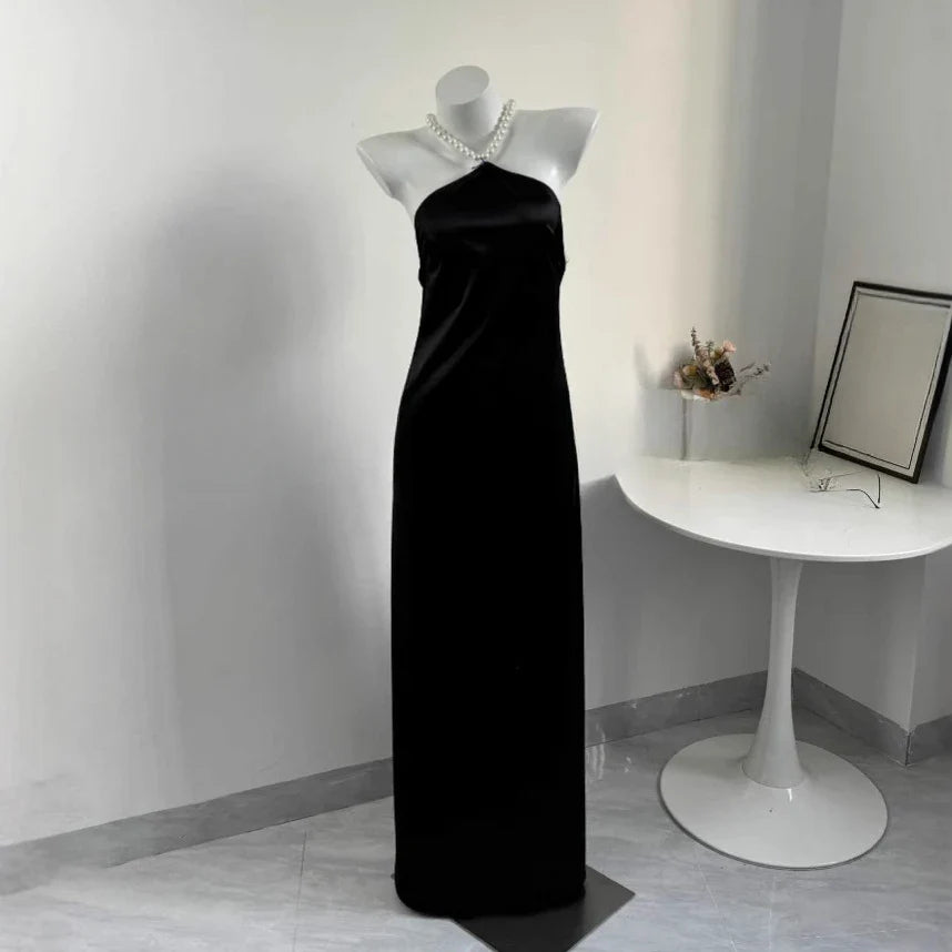 Graziana | Elegant Rygglös Klänning – Halter Neck för Fest och Bröllop 2