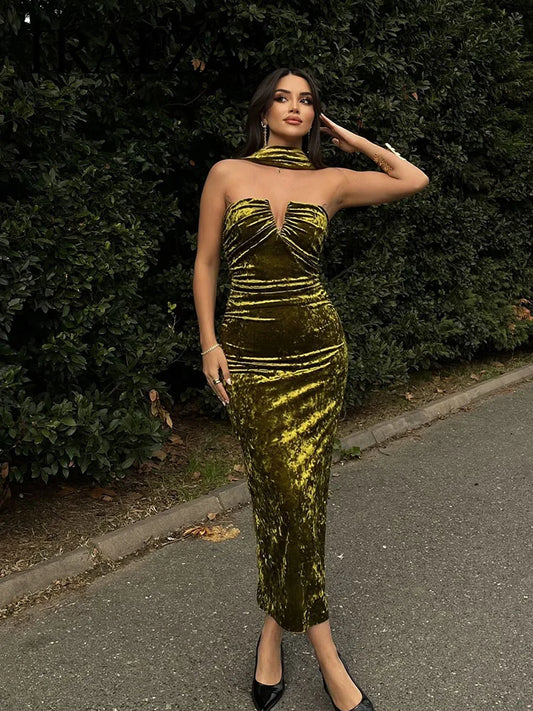 Stina | Elegant Svart Midiklänning Dam – Mjuk Sammet För Eleganta Tillfällen 1