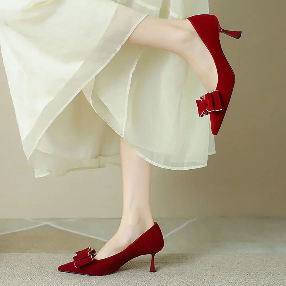 Dahlia | Eleganta Höga Klackar – Fjärilsknöt För Varje Tillfälle 4