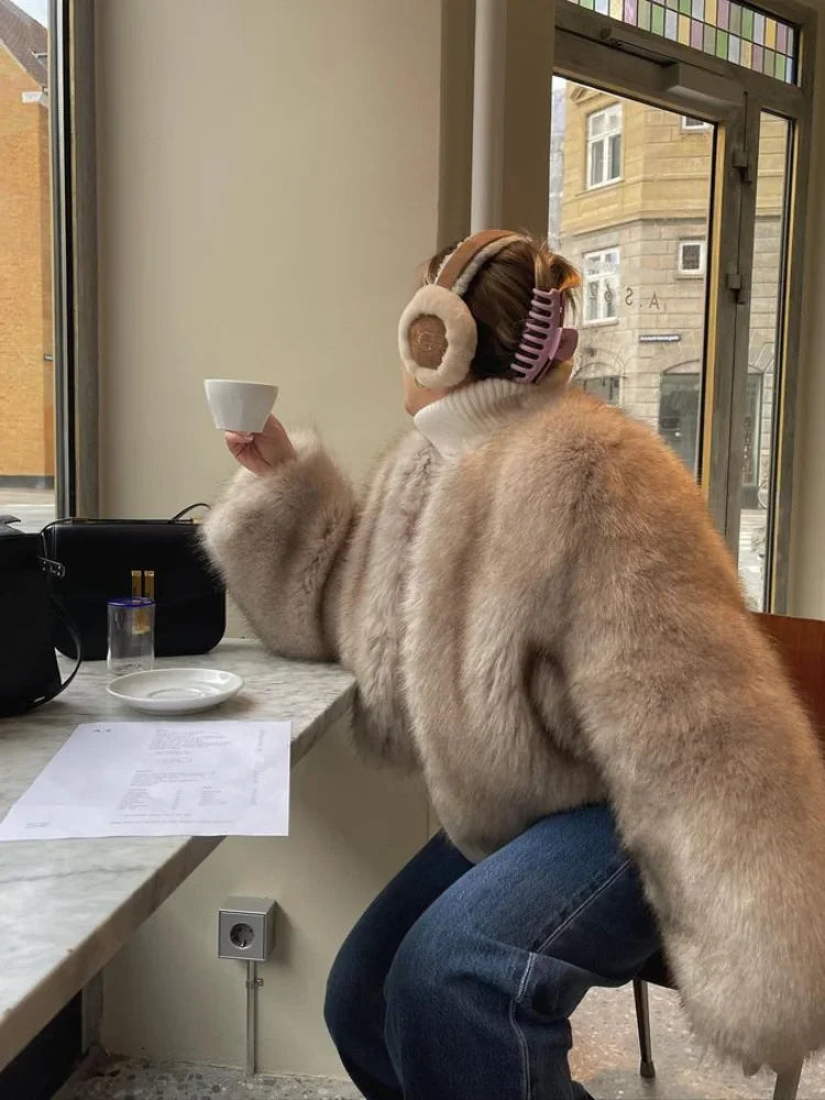 Bridget | Kort Kappa Dam – Mjuk Fluffig Design för Stil och Komfort 2