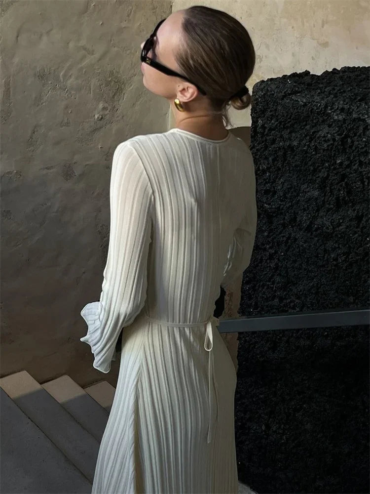 Guinevere | Elegant Svart Långärmad Klänning – För Alla Tillfällen 7