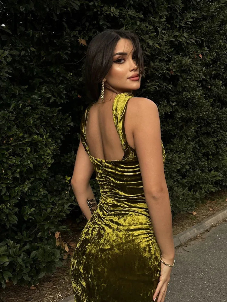 Stina | Elegant Svart Midiklänning Dam – Mjuk Sammet För Eleganta Tillfällen 2