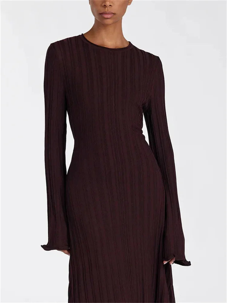 Guinevere | Elegant Svart Långärmad Klänning – För Alla Tillfällen 2