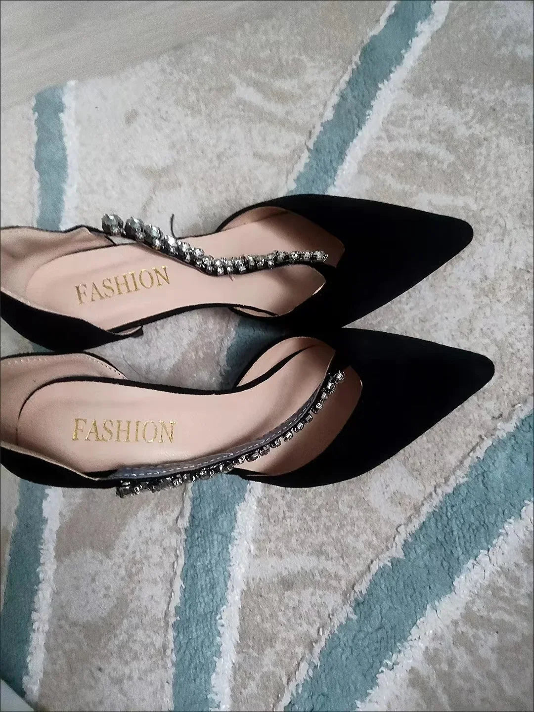 Amara | Glittrande Högklackade Skor – För Eleganta Tillfällen 4