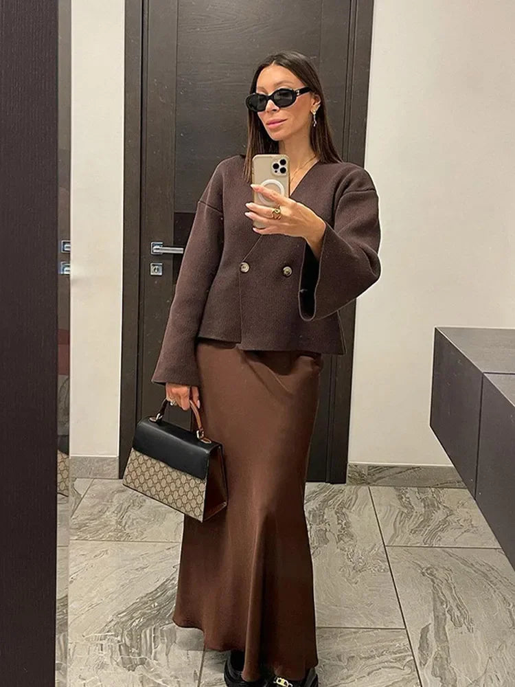 Anabelle | Stickad Kofta Med V-Ringning – För Stil Och Komfort 4