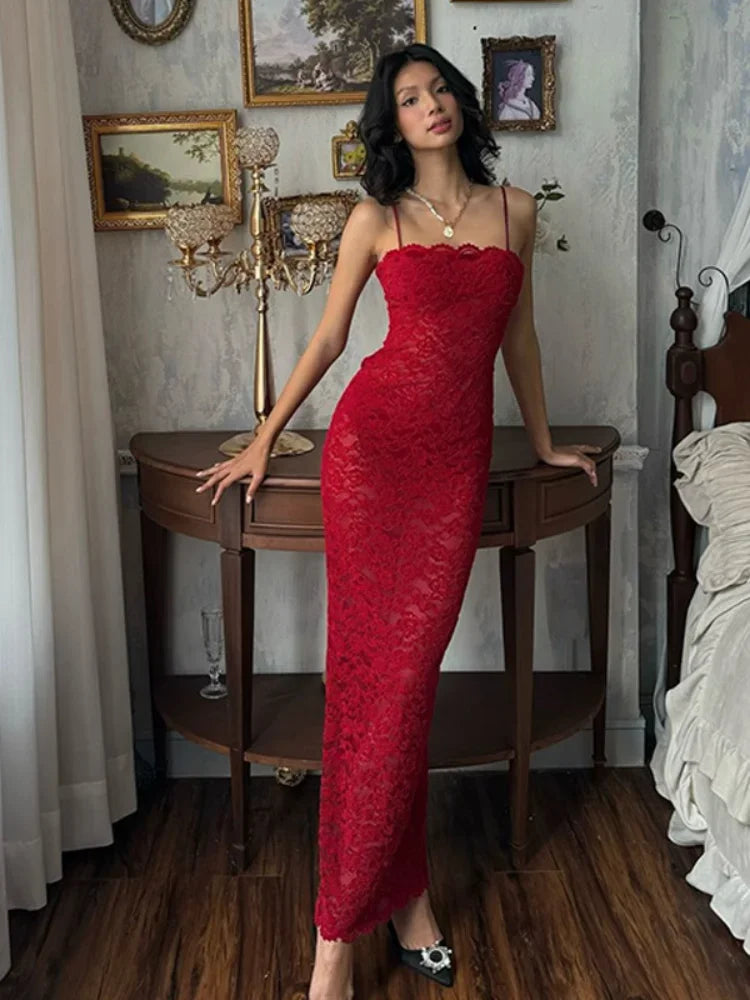 Xyra | Elegant Vit Spetsklänning – Fyrkantig Halsringning För Tidlös Stil 5