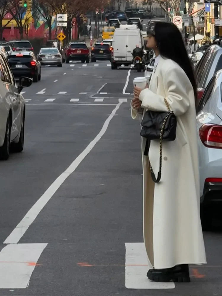 Azie | Elegant Vit Överrock – Avkopplande Krage För Kalla Dagar 3