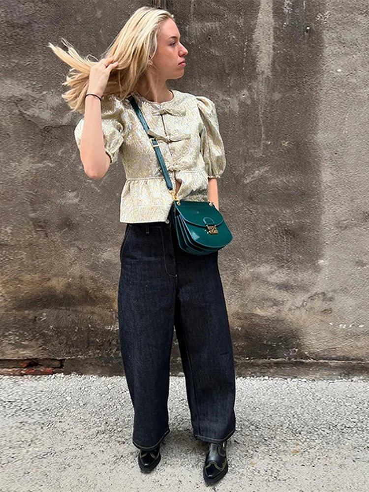 Sandy | Glamourös Skjorta – Guldskimmer Med Elegant Snörning 6