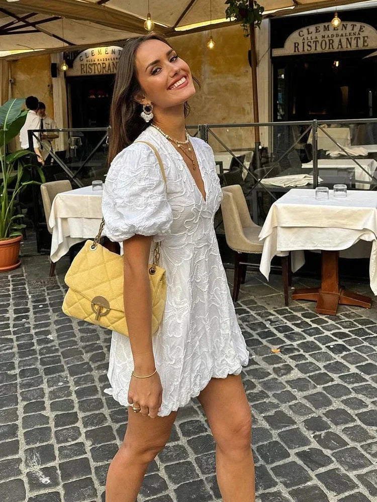 Alva | Broderad Blomklänning