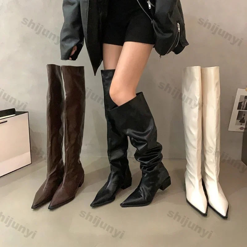 Umaira | Eleganta Stövlar Dam – Brunt PU-Läder Med Spetsig Tå Och Högrörsilhuett 1