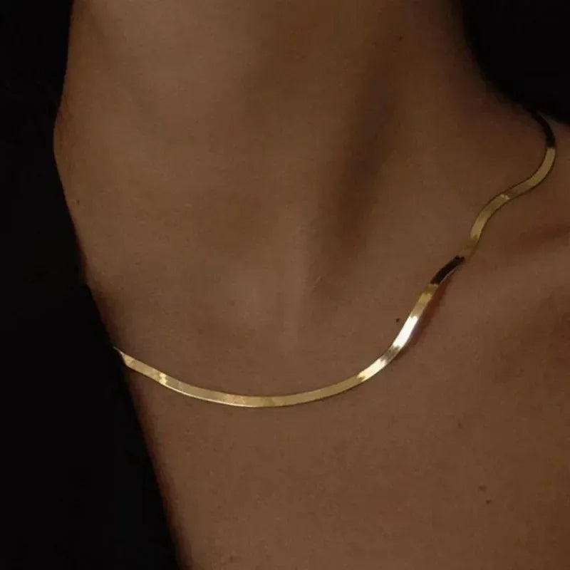 Beniece | Elegant Halsband – Bladliknande Design För Unik Stil 1