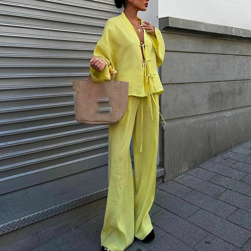 Lila | Trendigt Set med V-Hals och Snörning – För Bekväm och Stilren Look 8