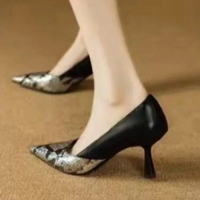 Anerhia | Eleganta Svarta Höga Klackar – Ormtryck För Stil Och Komfort 5