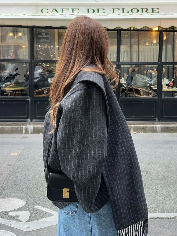 Dulcinia | Chic Randig Ullsjal – Med Tofsar För Värme Och Stil 2