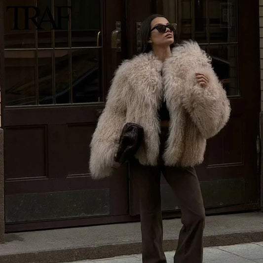 Clementina | Elegant Varm Pälsjacka – Faux Material för Höst och Vinter 1