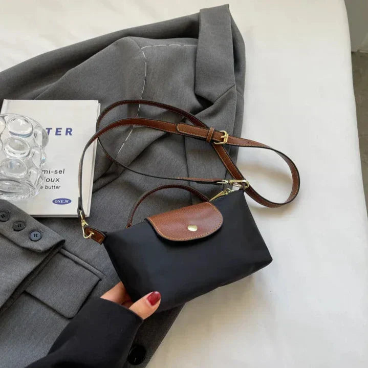 Sofia | Lyxig Tygväska – Tidlös Design och Rymlig Funktionalitet 6