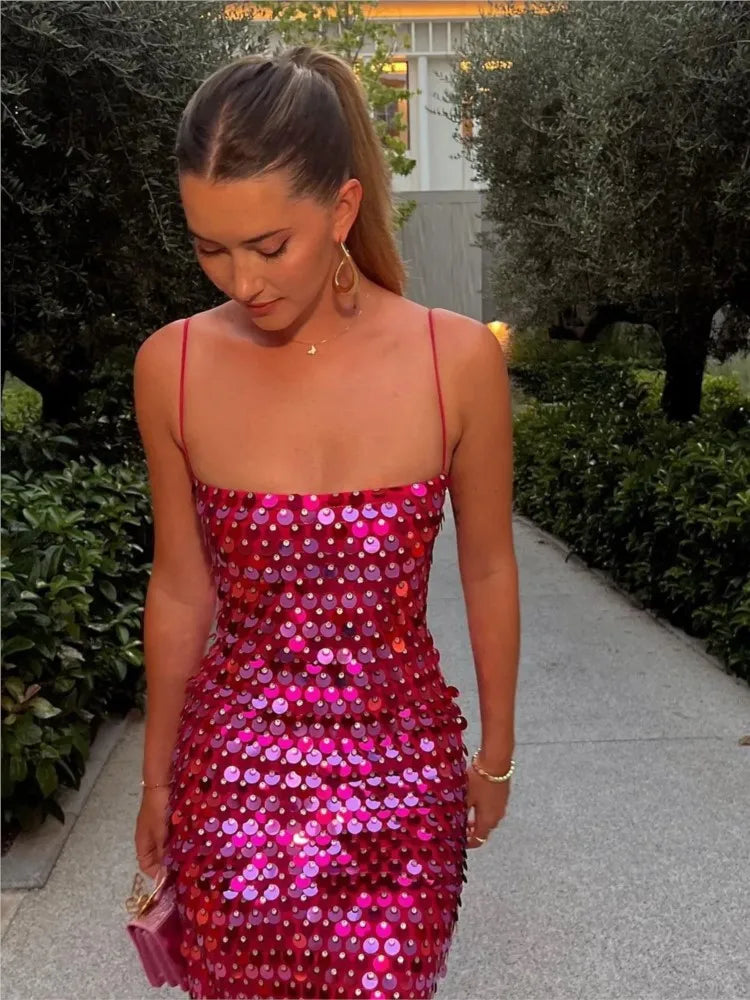 Zenobia | Glittrande Boho Rygglös Klänning – För Eleganta Tillfällen 1