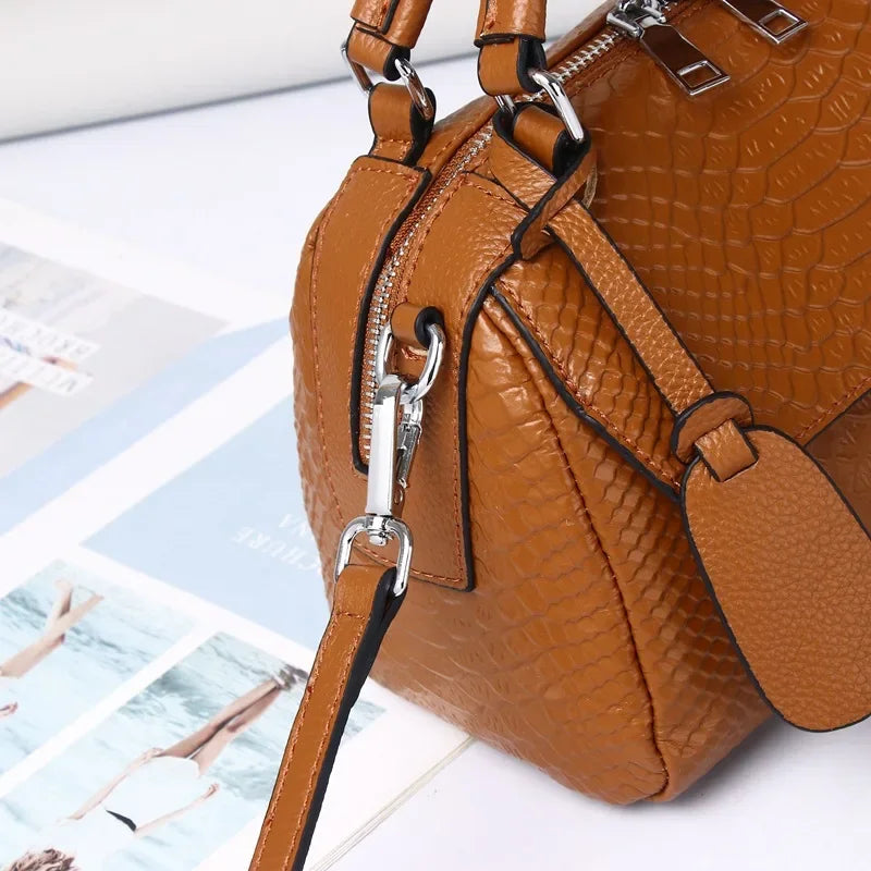 Karien | Lyxig Svart Handväska Dam – Krokodilprägling Justerbar Axelrem 5