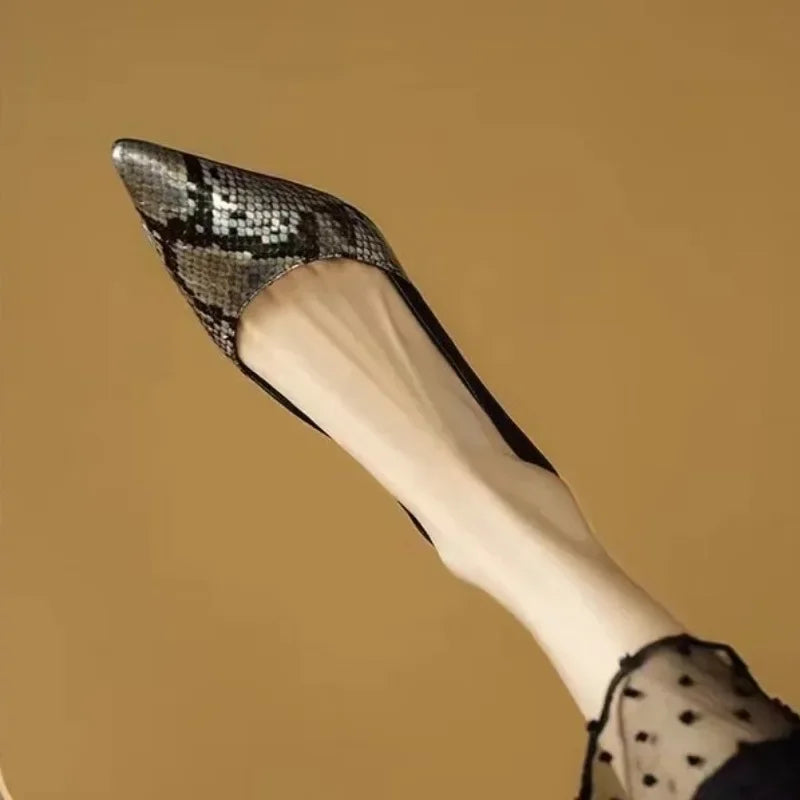 Anerhia | Eleganta Svarta Höga Klackar – Ormtryck För Stil Och Komfort 4