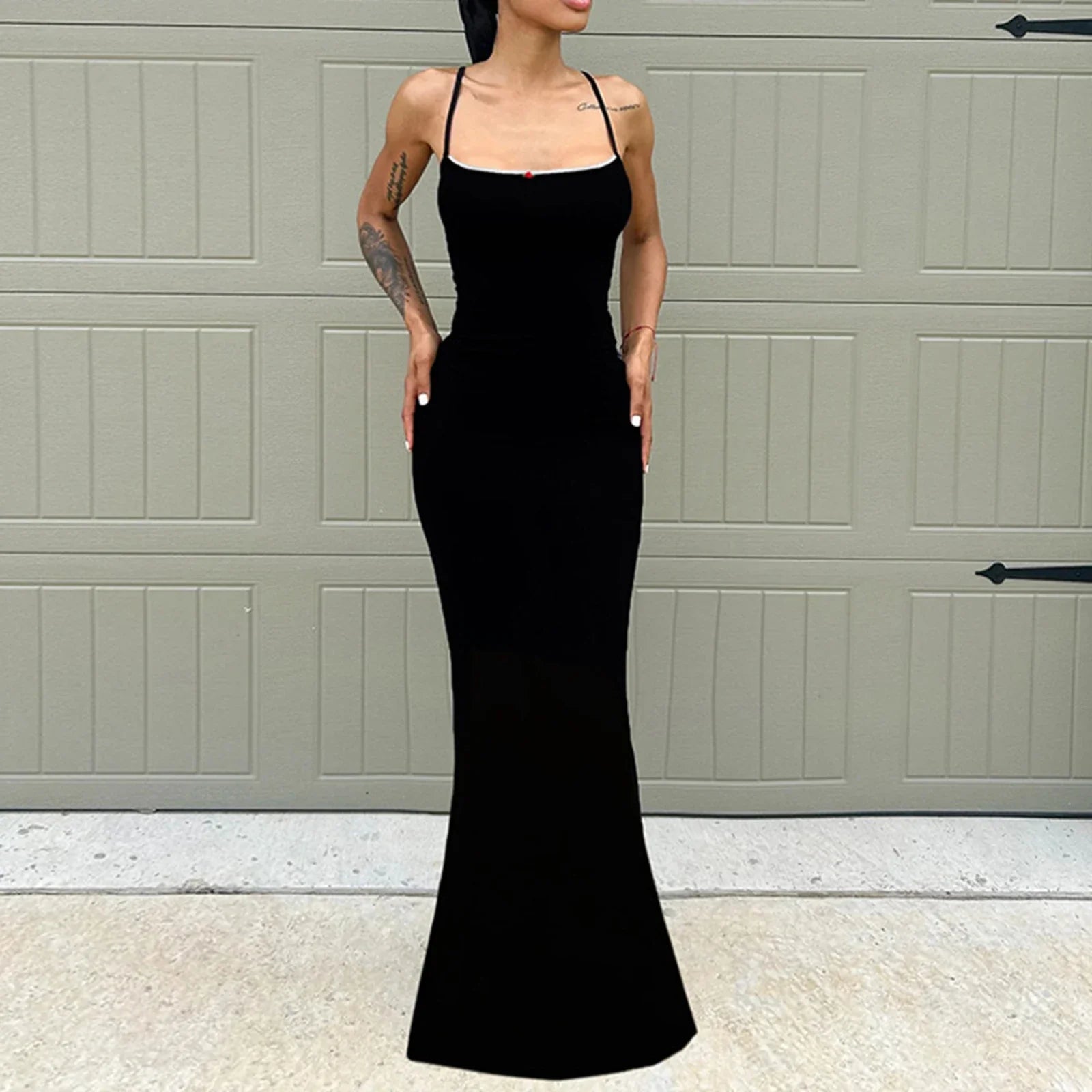 Bessette | Elegant Remsklänning – Smickrande Silhuett För Varje Tillfälle 2