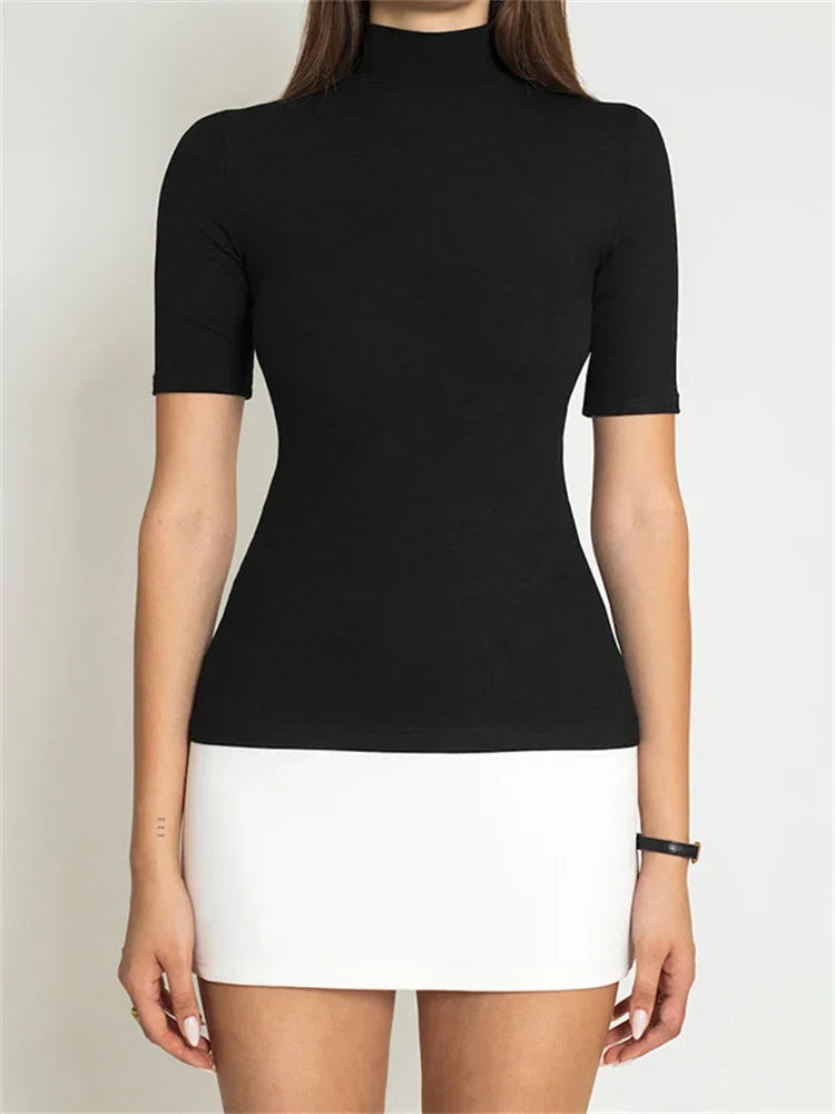 Gemma | Elegant Vit Klänning Dam – Kontrastdesign För Sommarens Tillfällen 2