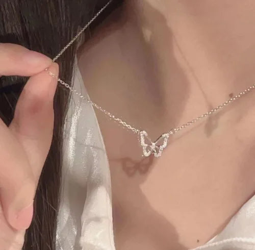 Belnice | Fjärilshalsband – Glänsande För Elegant Stil och Unik Look 7