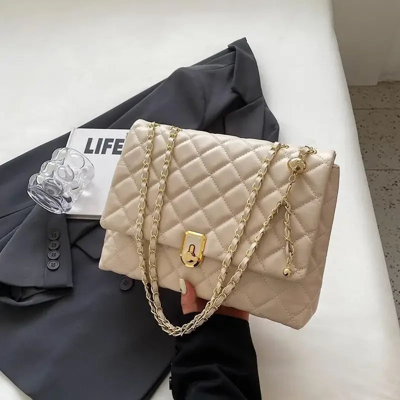 Ornella | Elegant Quiltad Axelväska Dam Med Kedjedetaljer 9