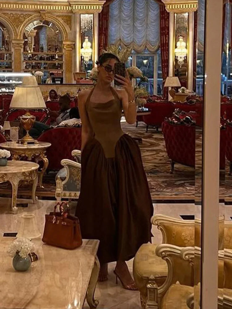 Ivy | Elegant Vintage Klänning Dam – Halterhalsring Och Unika Lapptäckningsdetaljer 6