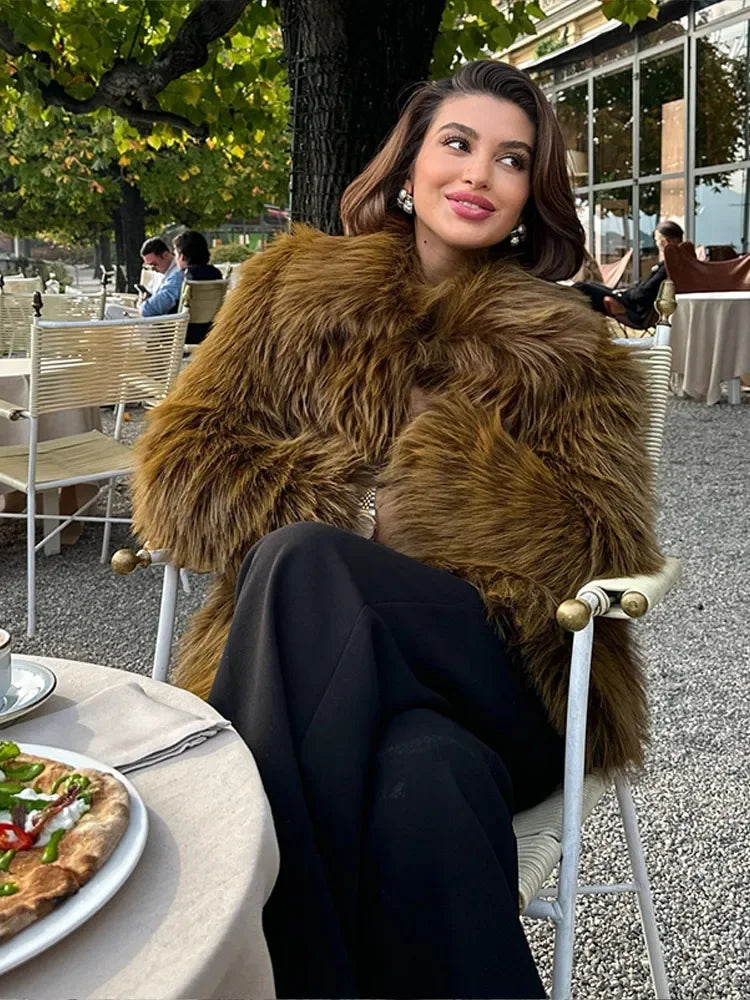 Damaris-Eleanor | Vintage Lyxig Pälsjacka För Tidlös Elegans 2