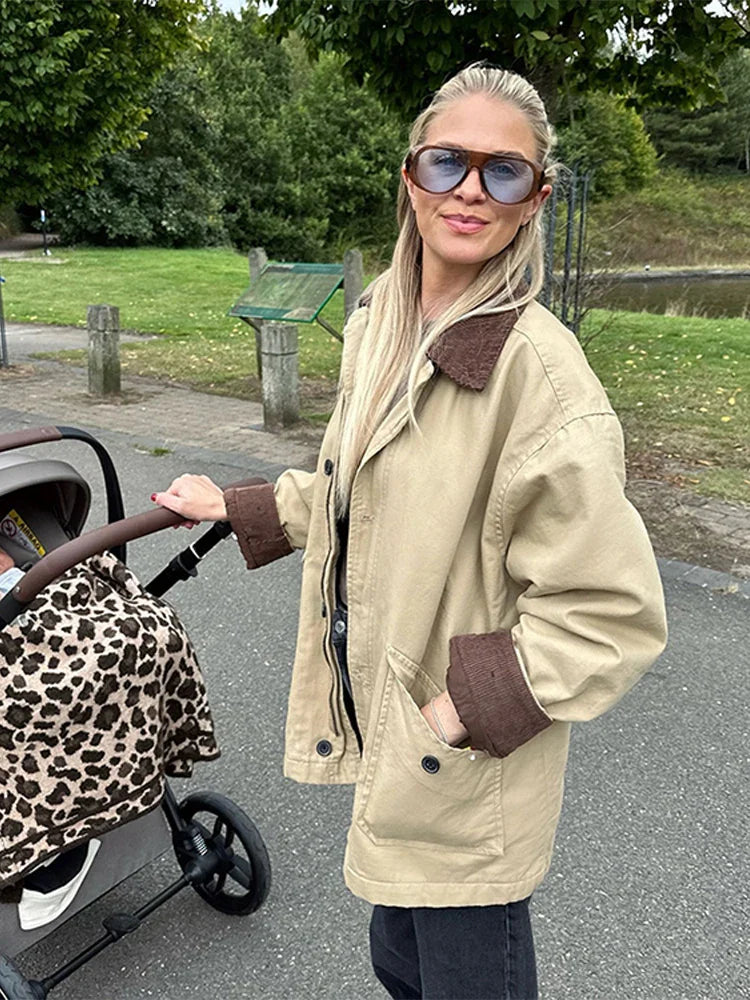 Deianira | Elegant Lapelrock med Fickor och Fulla Ärmar – För Stil och Funktionalitet 2