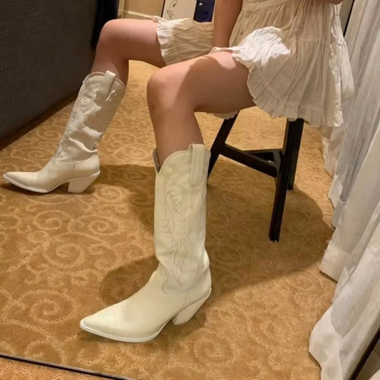 Umi | Eleganta Vita Cowboy Stövlar Dam – Spetsig Design För Alla Tillfällen 1