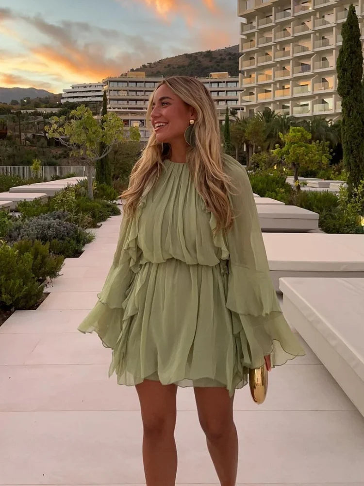 Solene | Lekfull Grön Rufsad Miniklänning – För Alla Tillfällen 5