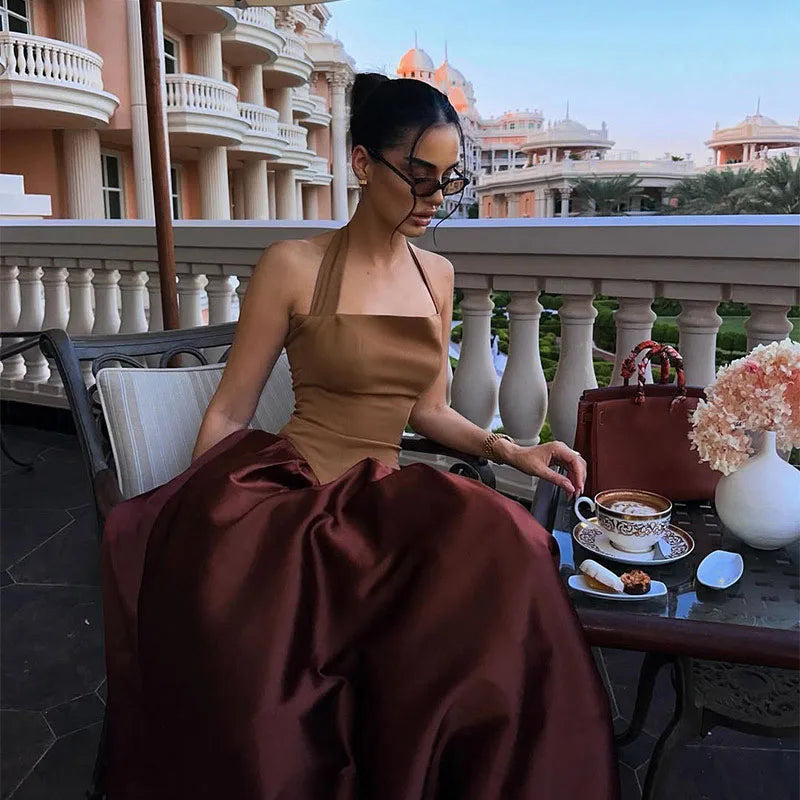 Ivy | Elegant Vintage Klänning Dam – Halterhalsring Och Unika Lapptäckningsdetaljer 7