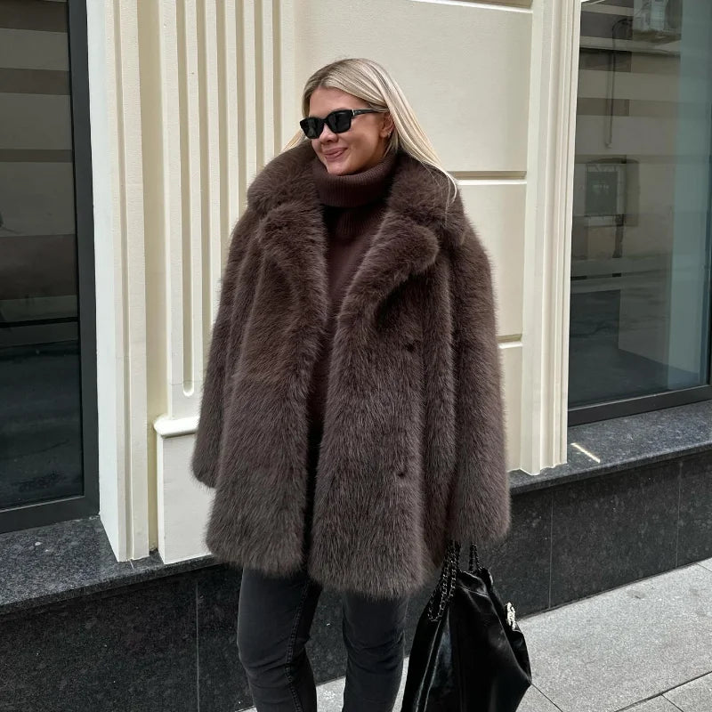 Clarabelle | Elegant Faux Päls Kappa För Kvinnor – Varm och Lyxig Design 3